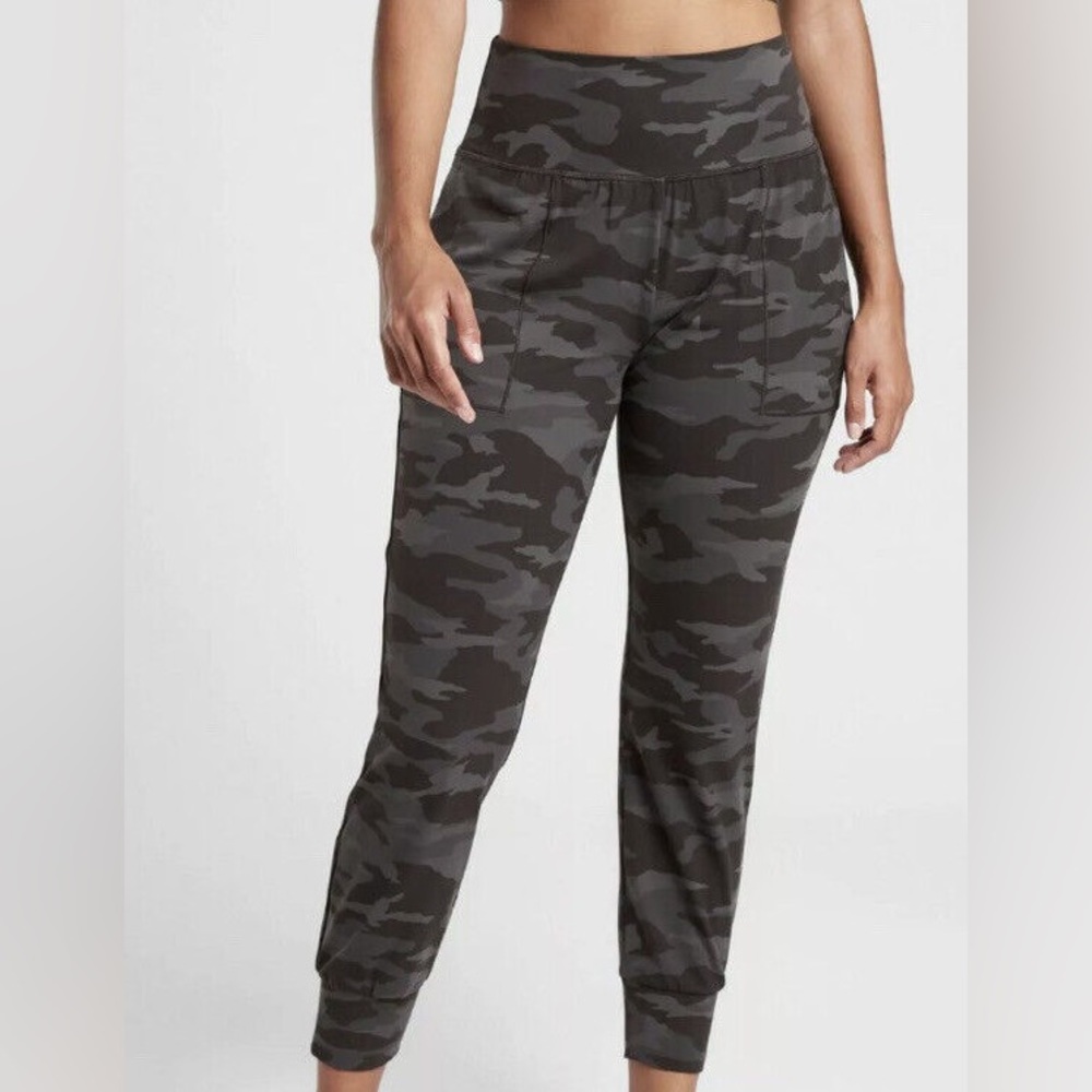 Athleta Salutation Camo Joggers